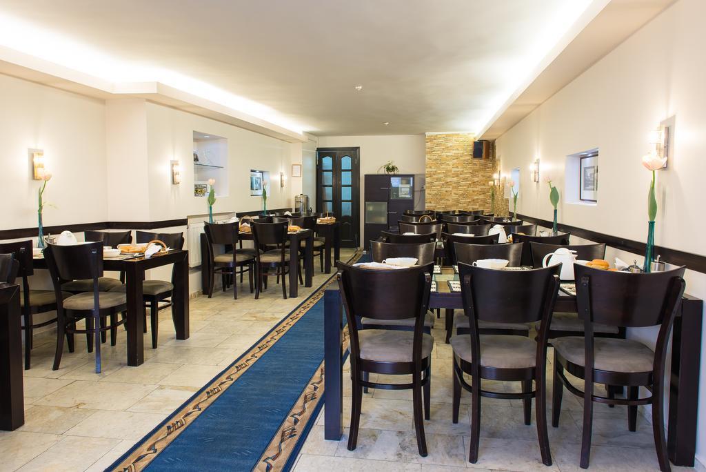 Hotel Runmis Vilnius Buitenkant foto